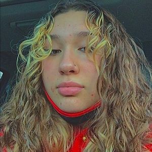 Meet your Posher, Ella